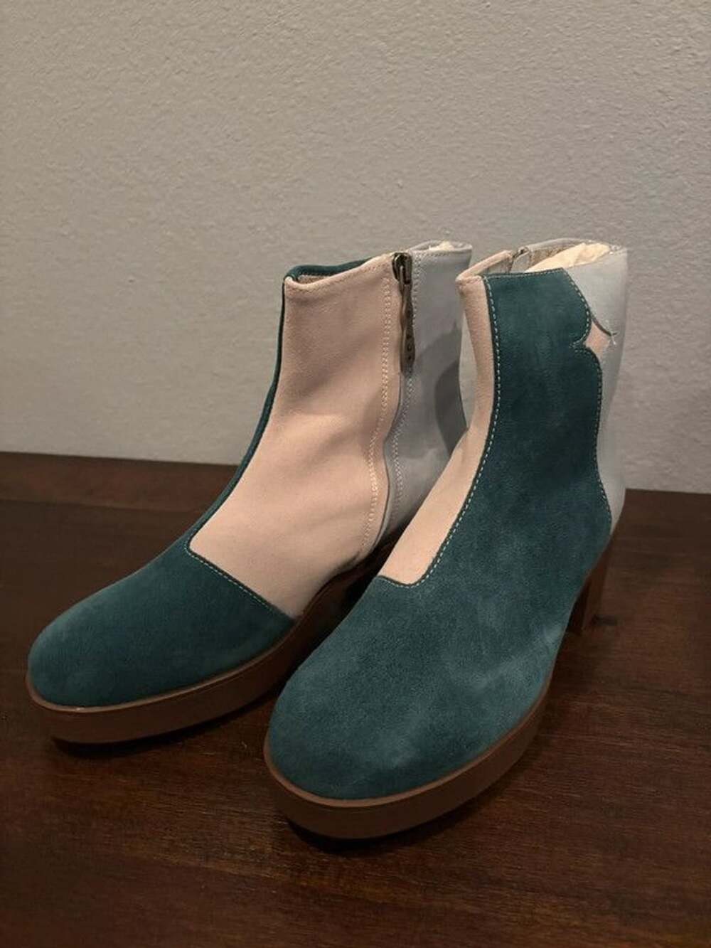 Lazo "Luna" booties